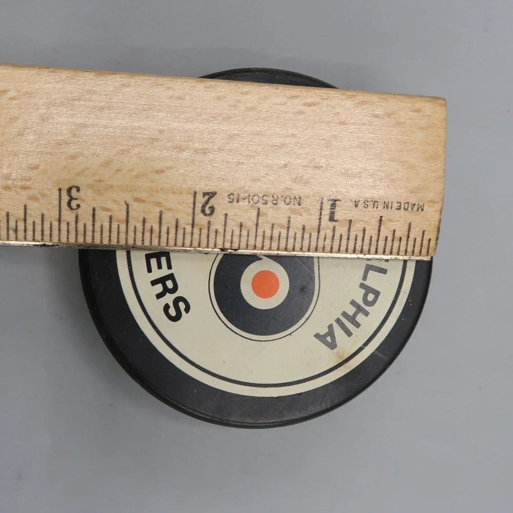 Philadelphia Flyers Hockey Puck‎